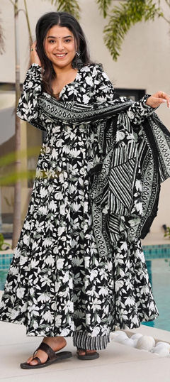 Black and Grey color Salwar Kameez in Muslin fabric with Digital Print, Floral work
