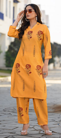 Orange color Salwar Kameez in Blended Cotton fabric with Printed work