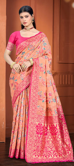 Pink and Majenta color Saree in Silk cotton fabric with Weaving work