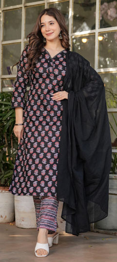Black and Grey color Salwar Kameez in Cotton fabric with Printed work