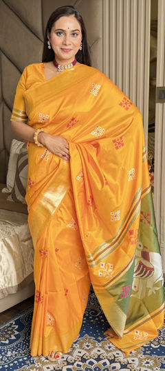 Yellow color Saree in Handloom fabric with Weaving, Zari work