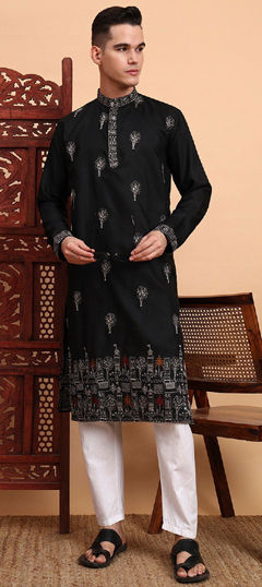Black and Grey color Kurta Pyjamas in Cotton fabric with Embroidered, Thread work