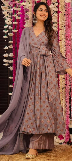 Purple and Violet color Salwar Kameez in Georgette fabric with Digital Print work