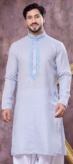 Blue color Kurta in Cotton fabric with Embroidered work