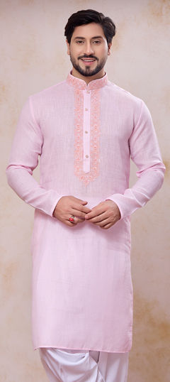 Pink and Majenta color Kurta in Cotton fabric with Embroidered work