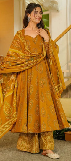 Yellow color Salwar Kameez in Muslin fabric with Digital Print work