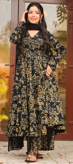 Black and Grey color Salwar Kameez in Muslin fabric with Digital Print work