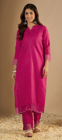 Pink and Majenta color Salwar Kameez in Blended Cotton fabric with Thread work