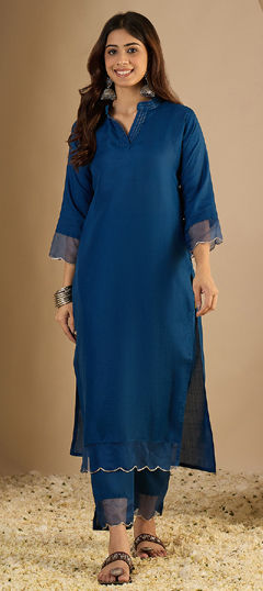 Blue color Salwar Kameez in Blended Cotton fabric with Thread work