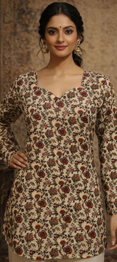 White and Off White color Tops and Shirts in Muslin fabric with Digital Print work