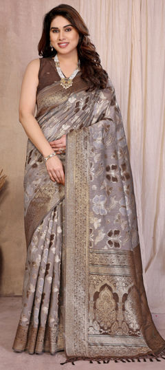 Multicolor color Saree in Cotton fabric with Weaving, Zari work