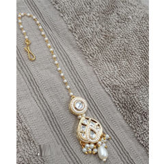 Gold Rodium Polish White and Off White color Mang Tikka in Metal Alloy studded with Kundan, Pearl