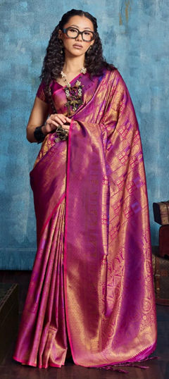 Pink and Majenta color Saree in Silk fabric with Weaving work