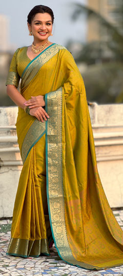 Green color Saree in Silk fabric with Bandhej, Printed, Weaving work