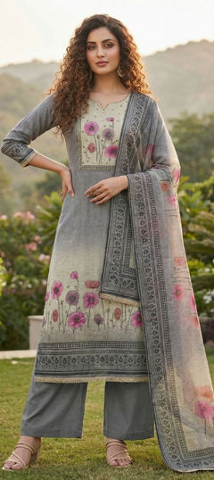 Black and Grey, White and Off White color Salwar Kameez in Cotton fabric with Floral, Printed work