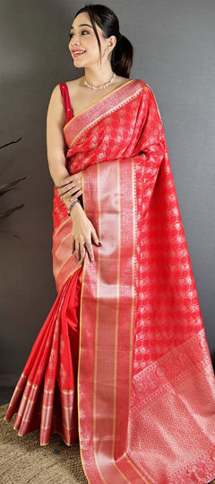 Red and Maroon color Saree in Banarasi Silk fabric with Weaving work