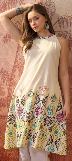 White and Off White color Kurti in Cotton fabric with Printed work
