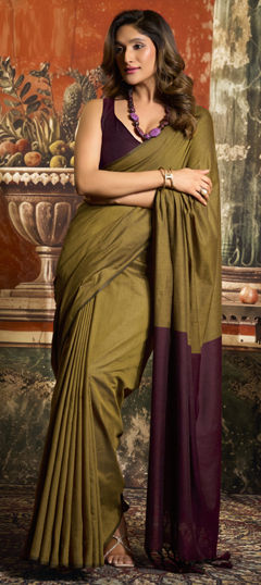 Green color Saree in Mul Cotton fabric with Thread work