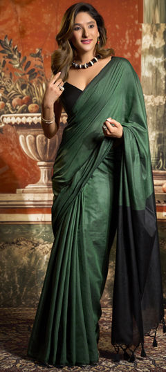 Green color Saree in Mul Cotton fabric with Thread work