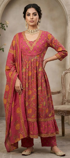 Pink and Majenta color Salwar Kameez in Cotton fabric with Floral, Printed work