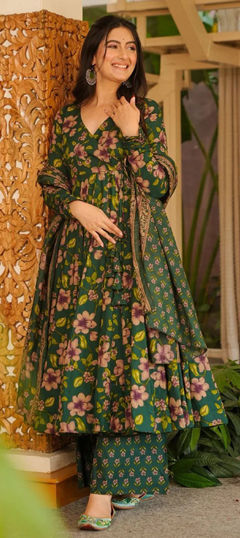 Green color Salwar Kameez in Silk cotton fabric with Digital Print, Floral work