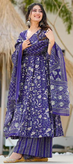 Blue color Salwar Kameez in Muslin fabric with Digital Print, Floral work