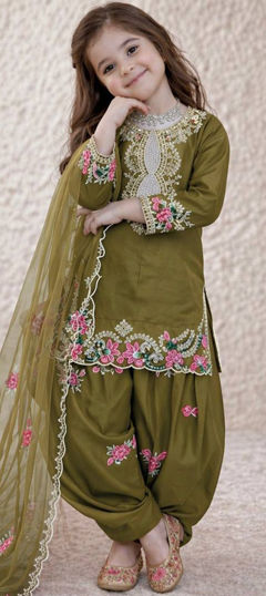 Green color Kids Salwar in Crepe Silk fabric with Embroidered work