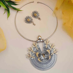Gold and Silver Rodium Polish Gold and Silver color Necklace in Brass studded with Beads