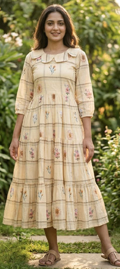 Yellow color Kurti in Muslin fabric with Printed work