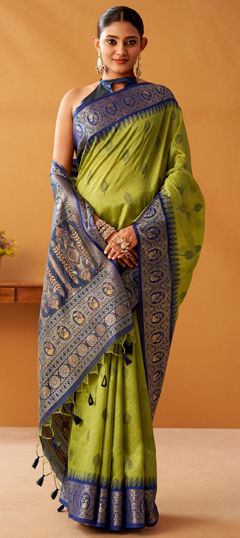 Green color Saree in Cotton fabric with Weaving work