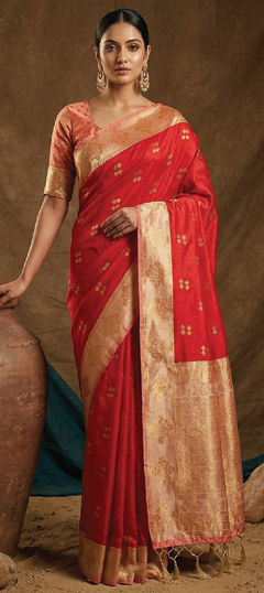 Red and Maroon color Saree in Silk fabric with Weaving work