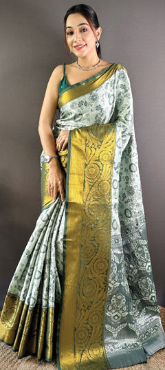 Green color Saree in Kanjeevaram Silk fabric with Weaving work