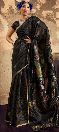 Black and Grey color Saree in Handloom fabric with Weaving work