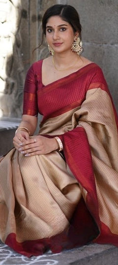 White and Off White color Saree in Banarasi Silk fabric with Weaving work