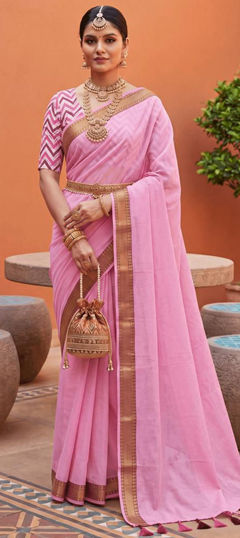 Pink and Majenta color Saree in Mul Cotton fabric with Weaving work
