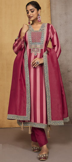 Pink and Majenta color Salwar Kameez in Viscose fabric with Digital Print, Embroidered, Patch work