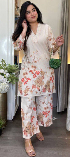 White and Off White color Salwar Kameez in Cotton fabric with Floral, Printed work