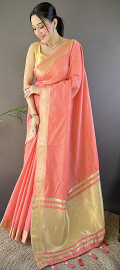 Pink and Majenta color Saree in Cotton fabric with Weaving, Zari work