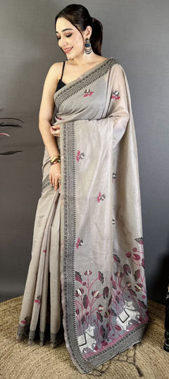 Black and Grey color Saree in Cotton fabric with Printed work