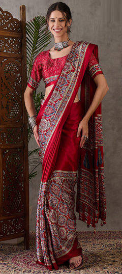 Pink and Majenta color Saree in Art Silk fabric with Printed work