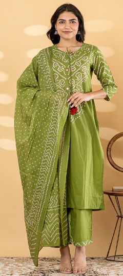 Green color Salwar Kameez in Cotton fabric with Bandhej, Printed work