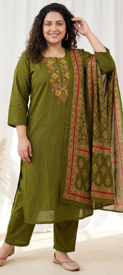 Green color Salwar Kameez in Cotton fabric with Embroidered, Resham, Thread work