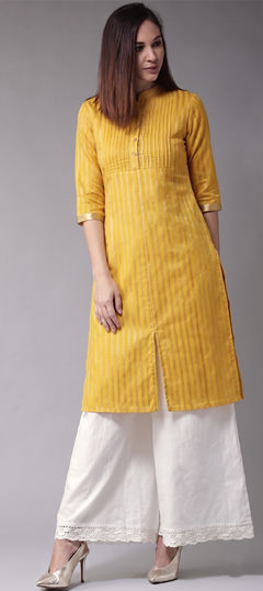 Yellow color Salwar Kameez in Cotton fabric with Printed work