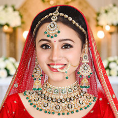 Gold Rodium Polish Green color Bridal Jewelry in Metal Alloy studded with CZ Diamond, Kundan