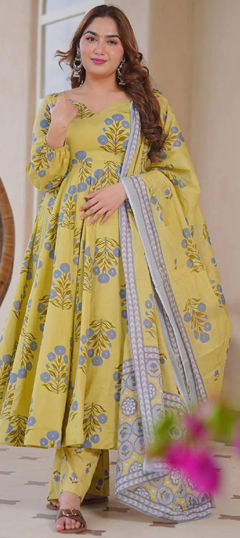 Multicolor color Salwar Kameez in Silk cotton fabric with Digital Print, Floral work
