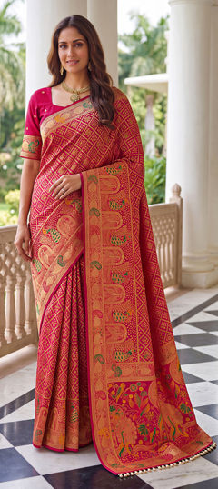 Pink and Majenta color Saree in Naylon Silk fabric with Weaving work