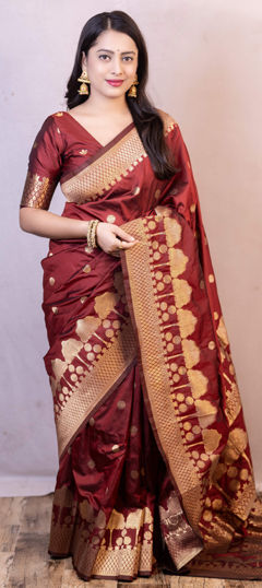 Red and Maroon color Saree in Silk fabric with Weaving work