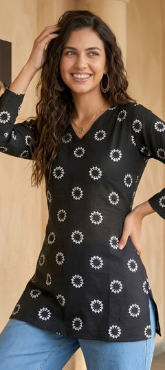 Black and Grey color Kurti in Cotton fabric with Printed work