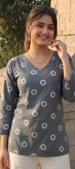 Black and Grey color Kurti in Cotton fabric with Printed work