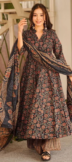 Black and Grey color Salwar Kameez in Muslin fabric with Digital Print work